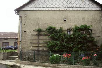 jižní strana domu č.p. 43 ( © Ondřej Štěpánek 07/2006)