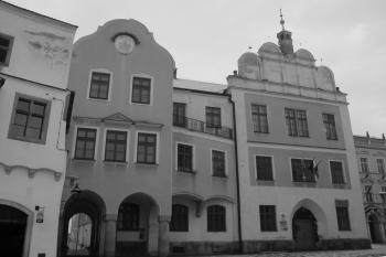 Hlavní (jižní) průčelí ( © Ivan Grisa 12/2009)