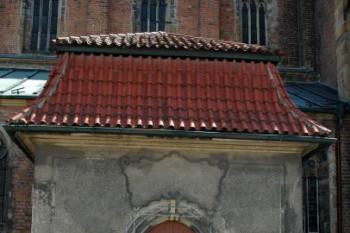 Prokletý postraní vchod ( © Aleš Marek 07/2006)