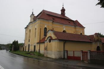 Kostel od severozápadu ( © Ivan Grisa 05/2011)