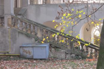 balustrádové schodiště (© D Dohňanský, 11/2018)