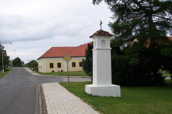 Slatinice - Lichtenštejnský dvůr - Boží muka (© Ivo Rozehnal, 06/2011)