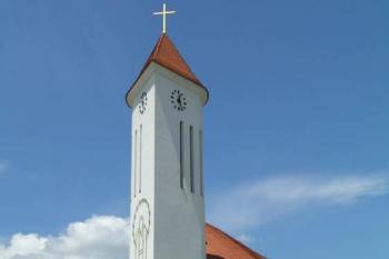 Louka - kostel Panny Marie Růžencové (© Hana Kubikova 06/2006)