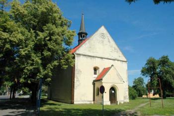 Pohled na přední část kostela ( © Aleš Marek 07/2006)