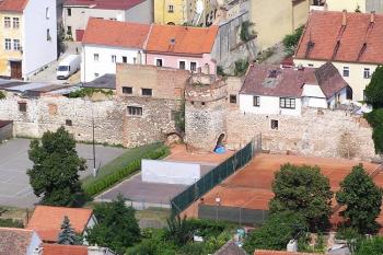 Panorama velké části východní hradby (© Jan P. Štěpánek 07/2006)