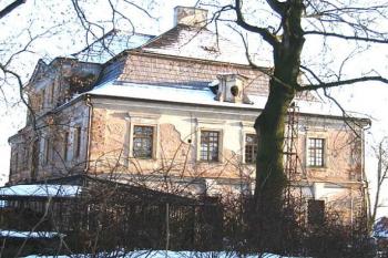 Boční strana zámku ( © Pavel Vítek 01/2006)