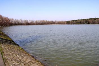 Přehradní nádrž Baška ( © Jan P. Štěpánek 04/2007)