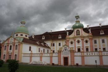 Konvent od západz ( © Ivan Grisa 07/2011)