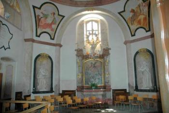 Část interiéru kaple sv. Kříže ( © Aleš Marek 07/2006)