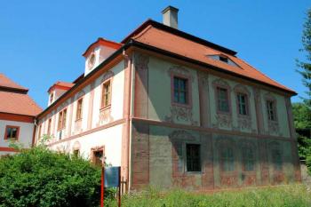 Dům sv. Hedviky s důmyslně zazděnými okny ( © Aleš Marek 07/2006)