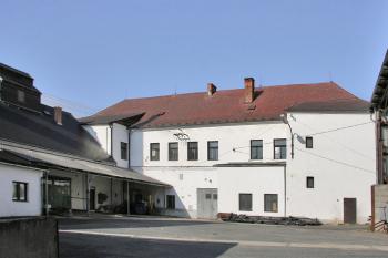 Východní průčelí ( © Luděk Pitter 10/2005)