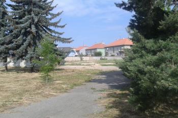 Budovu lázní by jste hledali marně ( © Ivo Rozehnal 06/2018)