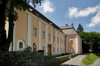 Severní průčelí ( © Luděk Pitter 07/2006)