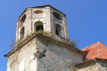 Horní část věže s barokní nástavbou ( © Filip Matoušek 08/2005)