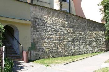 Severovýchodní linie hradeb ( © Petr Turyna 07/2006)