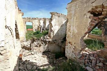 interiér jižního paláce - pohled k východu ( © Pavel Zany Komárek 13.5. 2007)