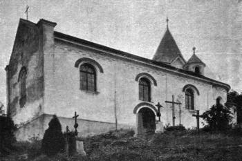 kostel od jihozápadu na počátku 20. století (© Antonín Podlaha: Posvátná místa království Českého; Díl 1. Vikariáty: Českobrodský, Černokostelecký, Mnichovický a Prosecký, Dědictví sv. Jana Nepomuckého, Praha 1907)