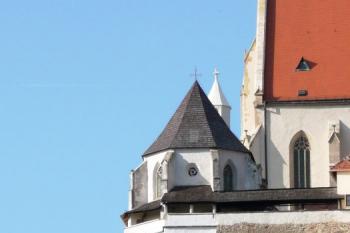 zadní strana kostelíka sv. Václava od řeky Dyje ( © Jan P. Štěpánek 07/2009)