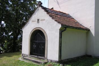 Hrobka Deymů ze Stříteže ( © Jan P. Štěpánek 07/2007)