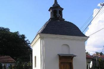 pohled na kapli sv. Urbana od jihozápadu ( © Ondřej Štěpánek 07/2006)