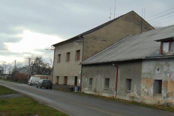 Východní stavení dvora (© Dušan Dohňanský 12/2020)
