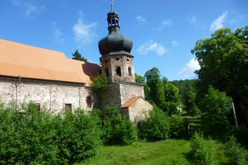 klášter Pivoň (© Vlastislav Mareček, 06/2016)