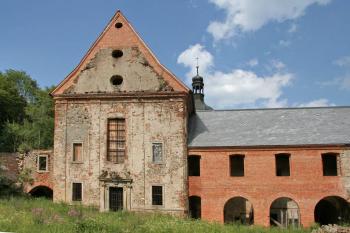Nádvoří ( © Luděk Pitter 06/2006)