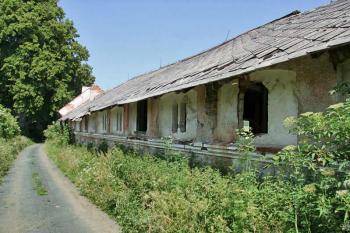 Západní průčelí ( © Luděk Pitter 07/2006)