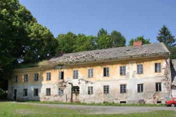Východní průčelí ( © Luděk Pitter 07/2006)