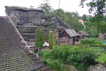 NPP Peklo končí (začíná) malebnou osadou Karba (© Michal Kiesel 07/2006)