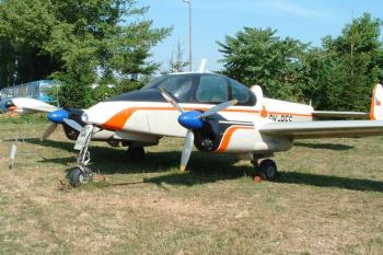 L - 200D (© Stanislav Brebera 07/2006)