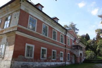 Zámek od severovýchodu ( © Ivan Grisa 09/2009)