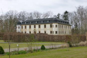 Zámek Třebešice (© Vlastislav Mareček, 03/2016)