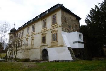 Zámek Třebešice (© Vlastislav Mareček, 03/2016)