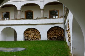 Zámek Třebešice (© Vlastislav Mareček, 03/2016)