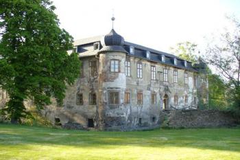 Třebešice - jihovýchodní nároží (© Pavel Jarý,  29.04.2007)