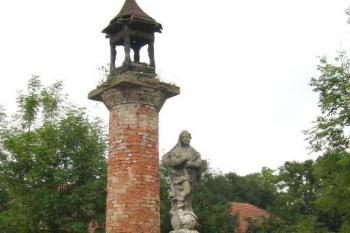 Dominanta vnitřního nádvoří (© de ardoise, 08/2007)