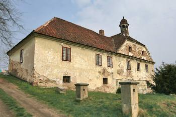 Pohled od jihozápadu ( © Luděk Pitter 03/2007)