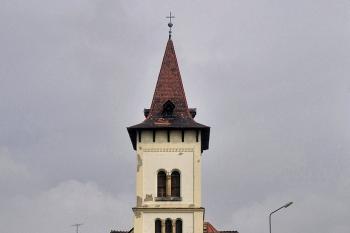 Kostel od jihozápadu. ( © Radovan Smokoň 9/2014)