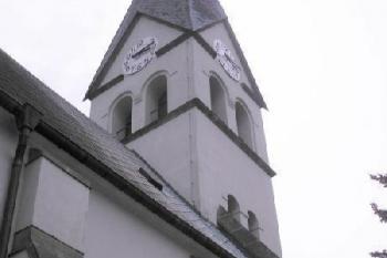 severní strana kostela ( © Ondřej Štěpánek 08/2006)