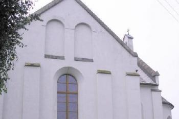 novodobá zadní partie kostela postavená v letech 1866-67 ( © Ondřej Štěpánek 08/2006)