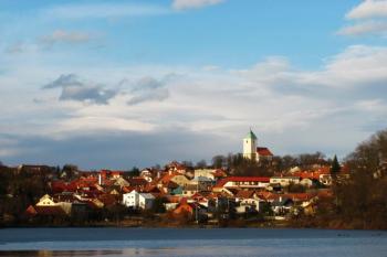 pohled od Podhradského rybníka (© Dejv Róza, 03/2010)
