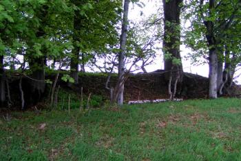 Obvodový val (© Martin Řehák 08/2006)