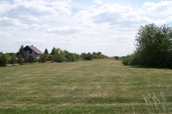 Čubernice - pohled na jediné přístupové místo od severu (vlevo již chatová oblast) (© Ivo Rozehnal, 05/2012)