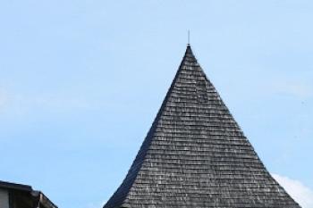 Nová ulice, vnitřní pohled na věž východních hradeb ( © Petr Turyna 08/2006)
