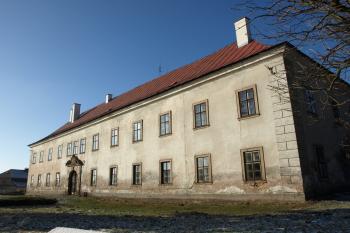 severovýchodní nároží ( © Milan Caha 01/2009)