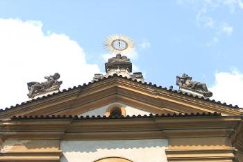 jižní průčelí kostela sv. Klimenta ( © Pavel Vítek 09/2006)