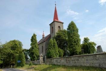 Celkový pohled na kostel ( © Aleš Marek 08/2006)
