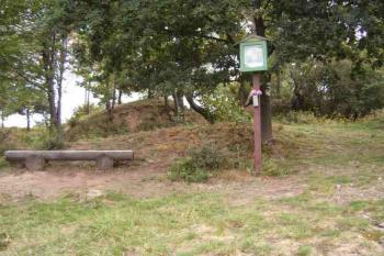 otvor v jižním cípu opevnění (© Ondřej Dedek 08/2006)