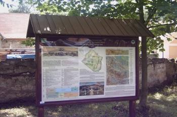 Zastávka naučné stezky Červený Dvůr (© Dita Kacerovská 08/2006)